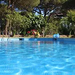 De Sol Oda ve Kahvaltı 4*